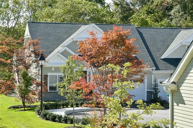 47 Travelers Court, East Greenwich, RI 02818