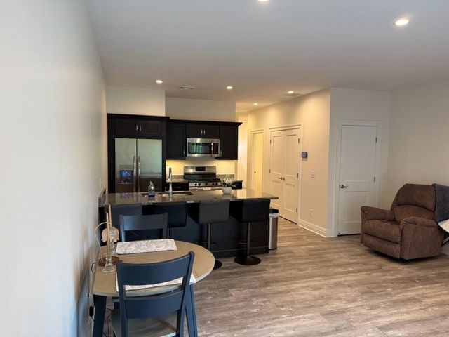 47 Travelers Court, East Greenwich, RI 02818