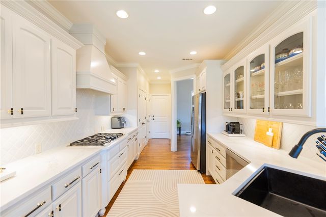 5605 S Chadwick Drive, Rogers, AR 72758