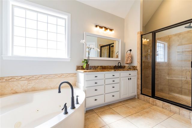 5605 S Chadwick Drive, Rogers, AR 72758