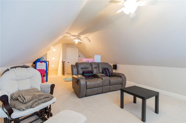 5605 S Chadwick Drive, Rogers, AR 72758