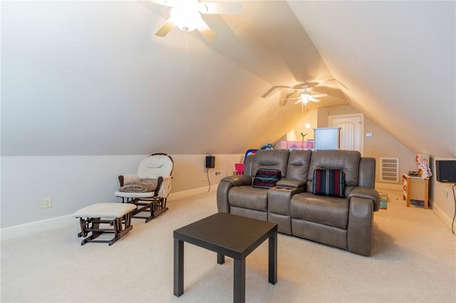 5605 S Chadwick Drive, Rogers, AR 72758