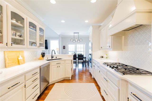 5605 S Chadwick Drive, Rogers, AR 72758