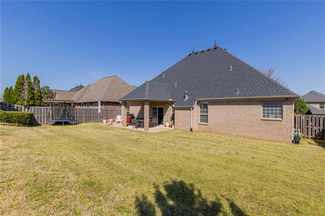5605 S Chadwick Drive, Rogers, AR 72758