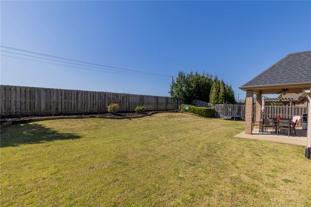 5605 S Chadwick Drive, Rogers, AR 72758