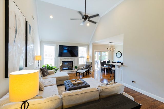 5605 S Chadwick Drive, Rogers, AR 72758