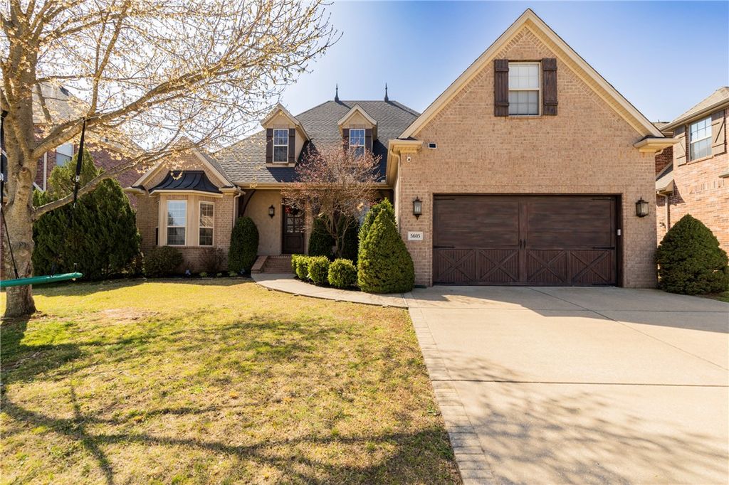 5605 S Chadwick Drive, Rogers, AR 72758