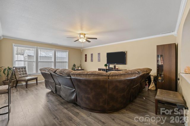 6127 Blue Ash Lane, Charlotte, NC 28215