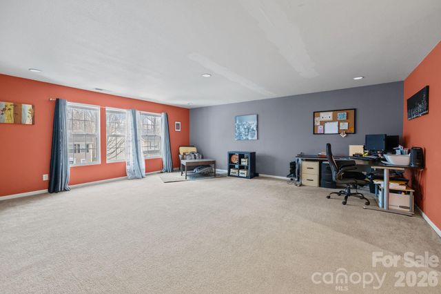 6127 Blue Ash Lane, Charlotte, NC 28215