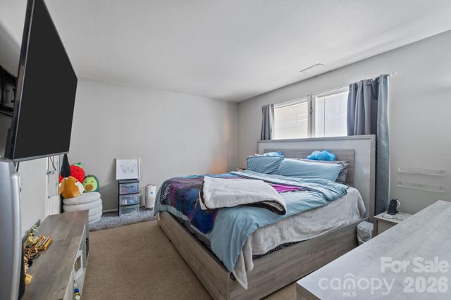 6127 Blue Ash Lane, Charlotte, NC 28215