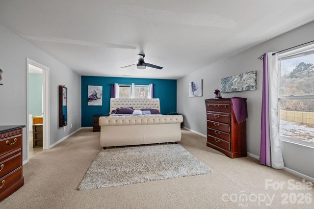 6127 Blue Ash Lane, Charlotte, NC 28215