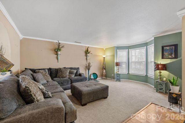 6127 Blue Ash Lane, Charlotte, NC 28215