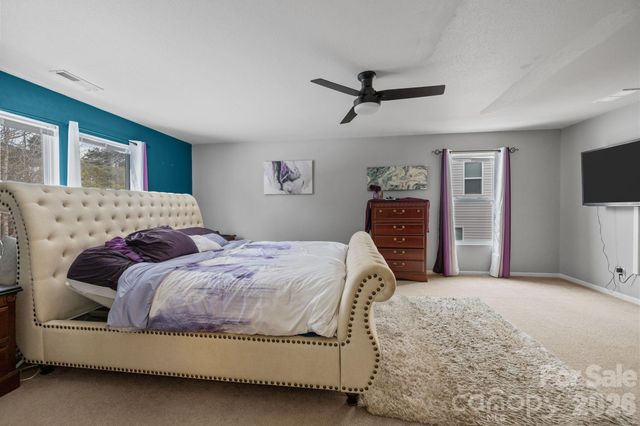 6127 Blue Ash Lane, Charlotte, NC 28215