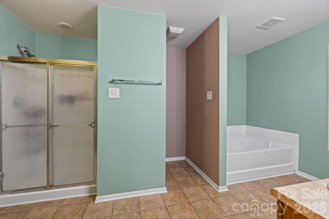 6127 Blue Ash Lane, Charlotte, NC 28215