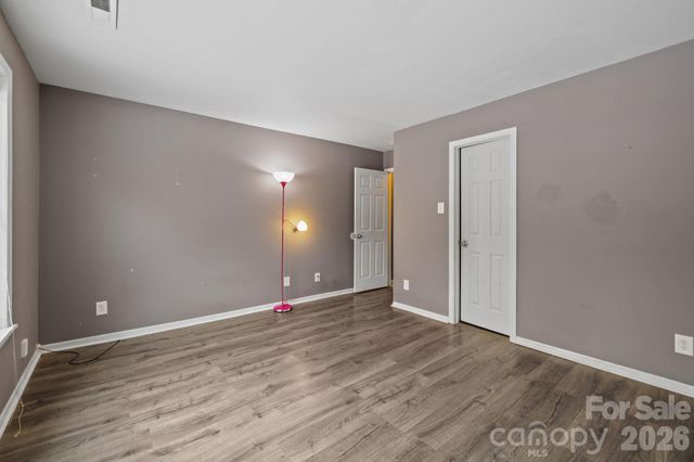 6127 Blue Ash Lane, Charlotte, NC 28215