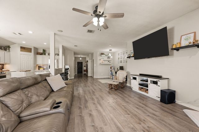 628 Poncho Lane, Fort Worth, TX 76052