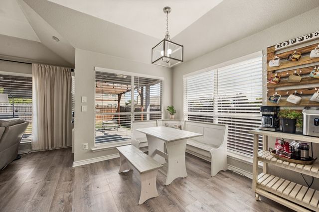 628 Poncho Lane, Fort Worth, TX 76052