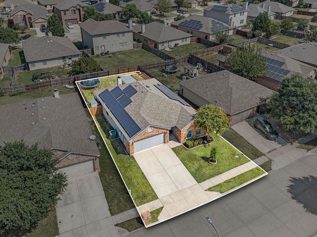 628 Poncho Lane, Fort Worth, TX 76052