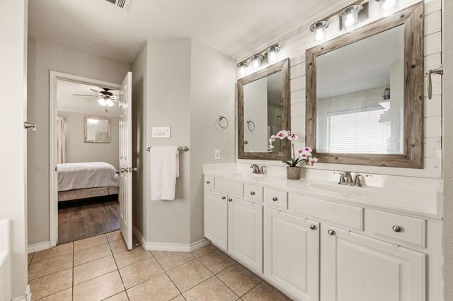 628 Poncho Lane, Fort Worth, TX 76052