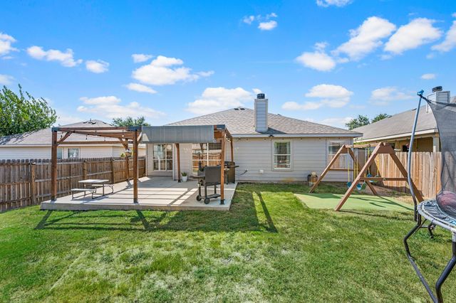 628 Poncho Lane, Fort Worth, TX 76052