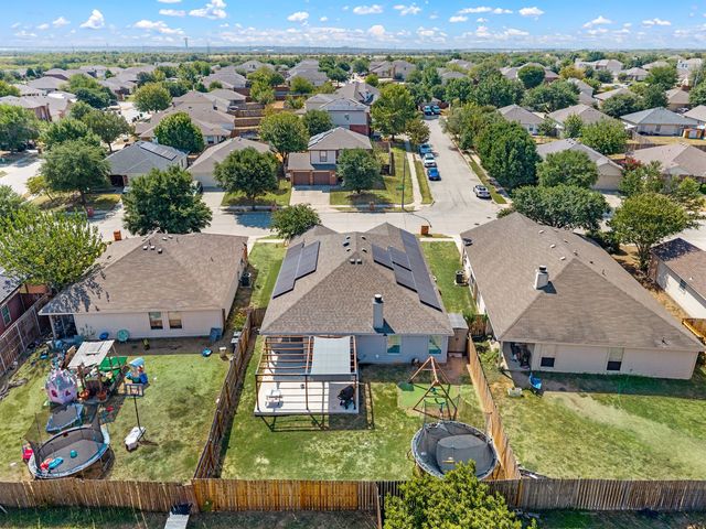 628 Poncho Lane, Fort Worth, TX 76052