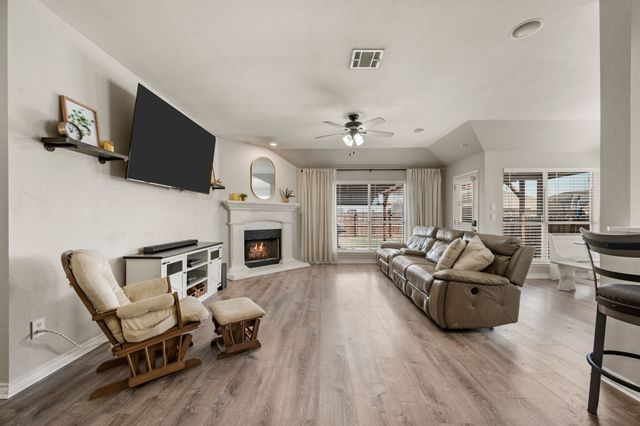 628 Poncho Lane, Fort Worth, TX 76052