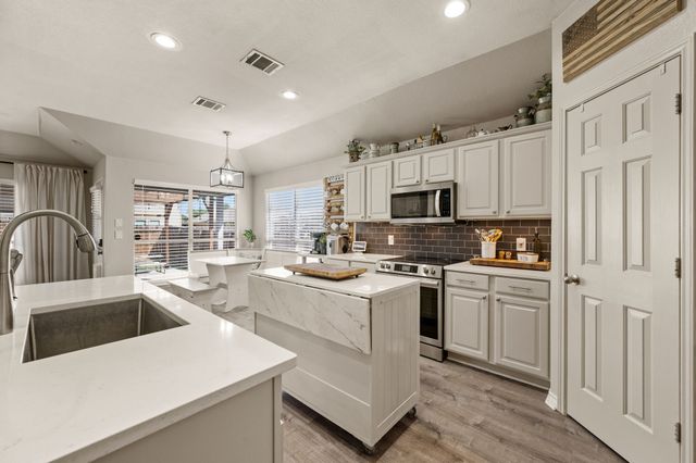 628 Poncho Lane, Fort Worth, TX 76052