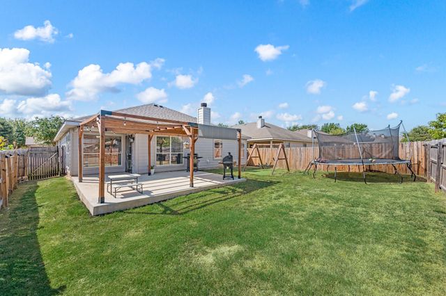 628 Poncho Lane, Fort Worth, TX 76052