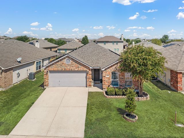 628 Poncho Lane, Fort Worth, TX 76052