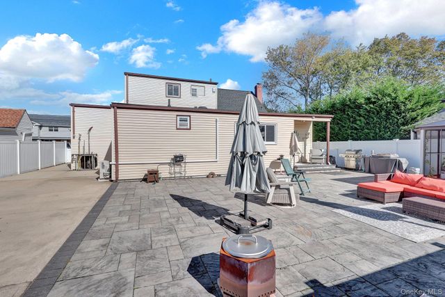 1233 12th Street, West Babylon, NY 11704