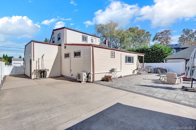 1233 12th Street, West Babylon, NY 11704