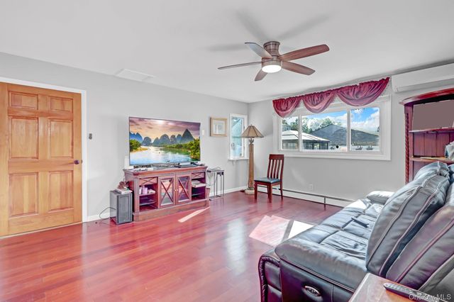 1233 12th Street, West Babylon, NY 11704