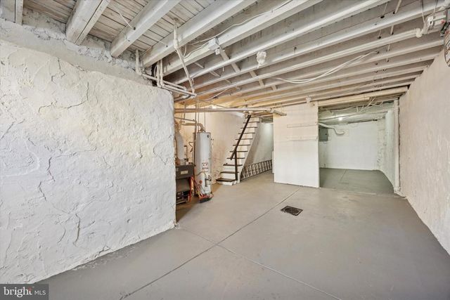 2038 S REDFIELD ST, Philadelphia, PA 19143