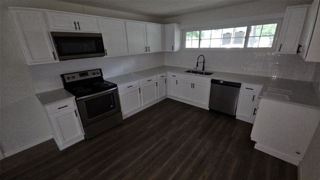 1712 Yolanda Drive, Fort Worth, TX 76112