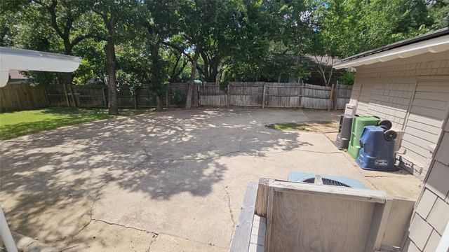 1712 Yolanda Drive, Fort Worth, TX 76112