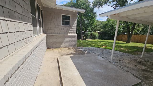 1712 Yolanda Drive, Fort Worth, TX 76112