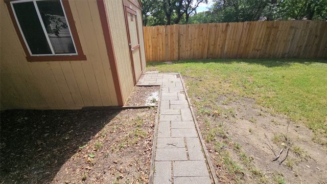 1712 Yolanda Drive, Fort Worth, TX 76112