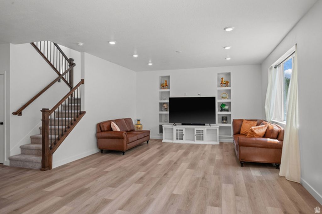 4896 S SNARR HAVEN CT, Taylorsville, UT 84129 — photo 3