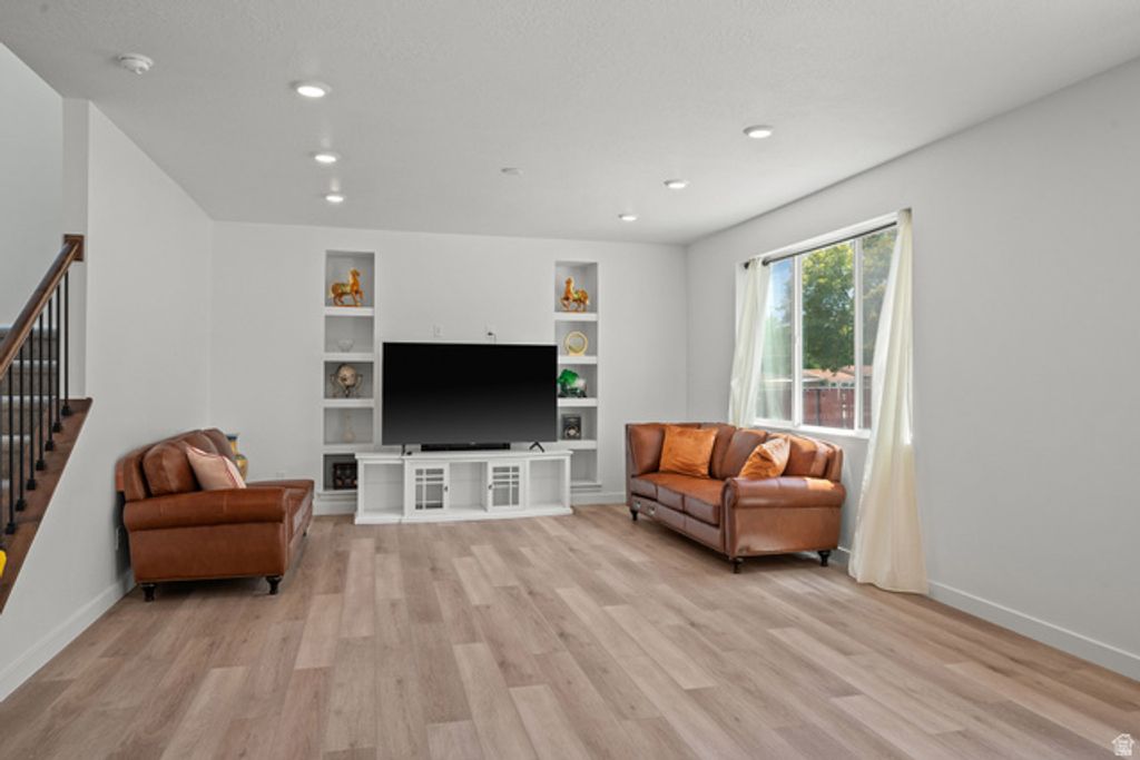 4896 S SNARR HAVEN CT, Taylorsville, UT 84129 — photo 4