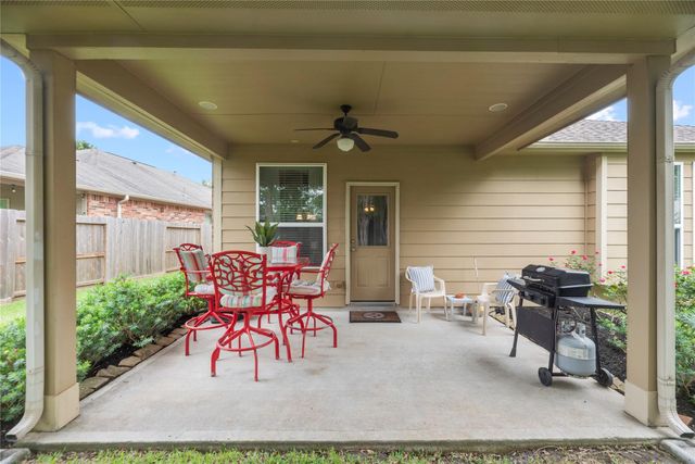 9997 Willow Falls Lane, Brookshire, TX 77423