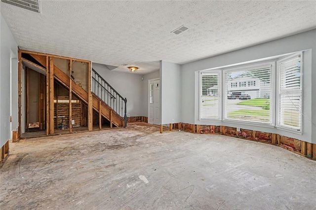 5458 Winslow Crossing N, Lithonia, GA 30038