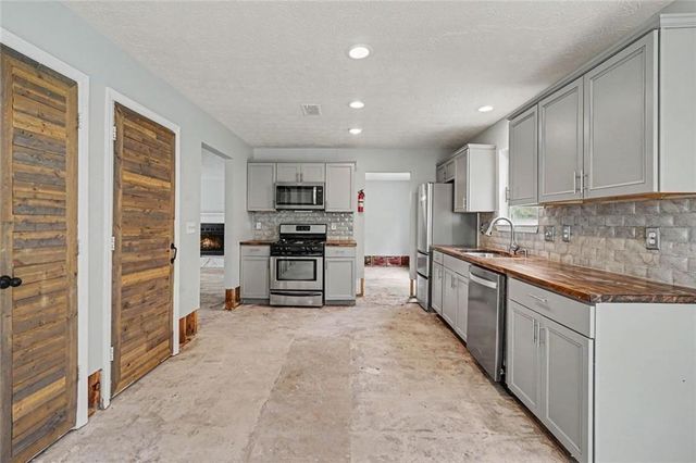 5458 Winslow Crossing N, Lithonia, GA 30038
