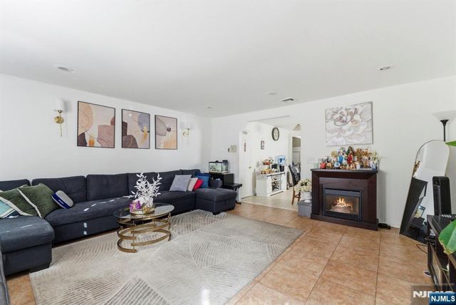 270 Westervelt Place, Lodi, NJ 07644