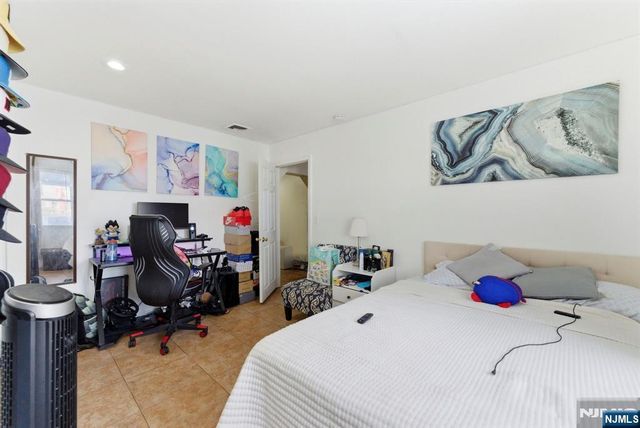 270 Westervelt Place, Lodi, NJ 07644