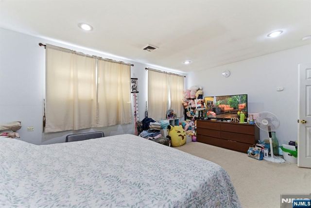 270 Westervelt Place, Lodi, NJ 07644