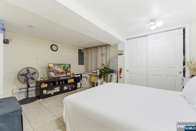 270 Westervelt Place, Lodi, NJ 07644