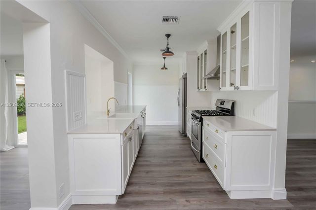 8035 SW 63rd Pl, South Miami, FL 33143