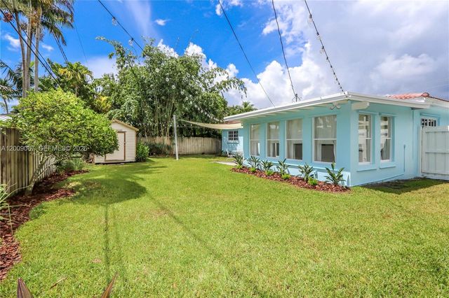 8035 SW 63rd Pl, South Miami, FL 33143