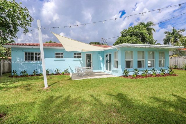 8035 SW 63rd Pl, South Miami, FL 33143