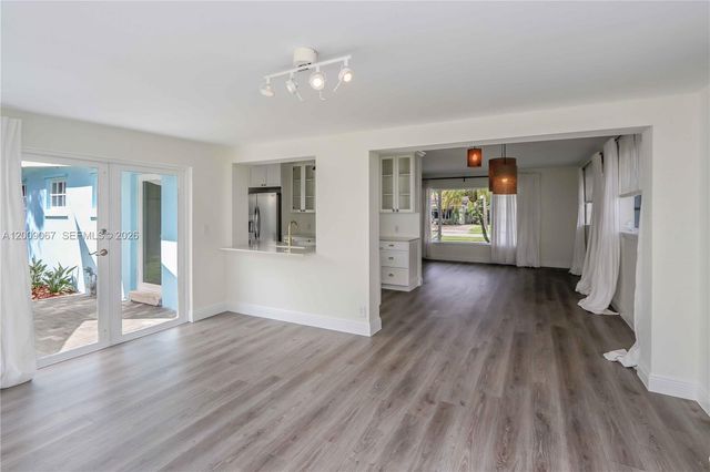 8035 SW 63rd Pl, South Miami, FL 33143